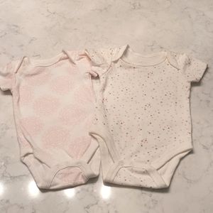 STERLING BABY SET OF 2 ONSIES. OFFWHITE CREAM PINKS GOLD. SIZE 3M
